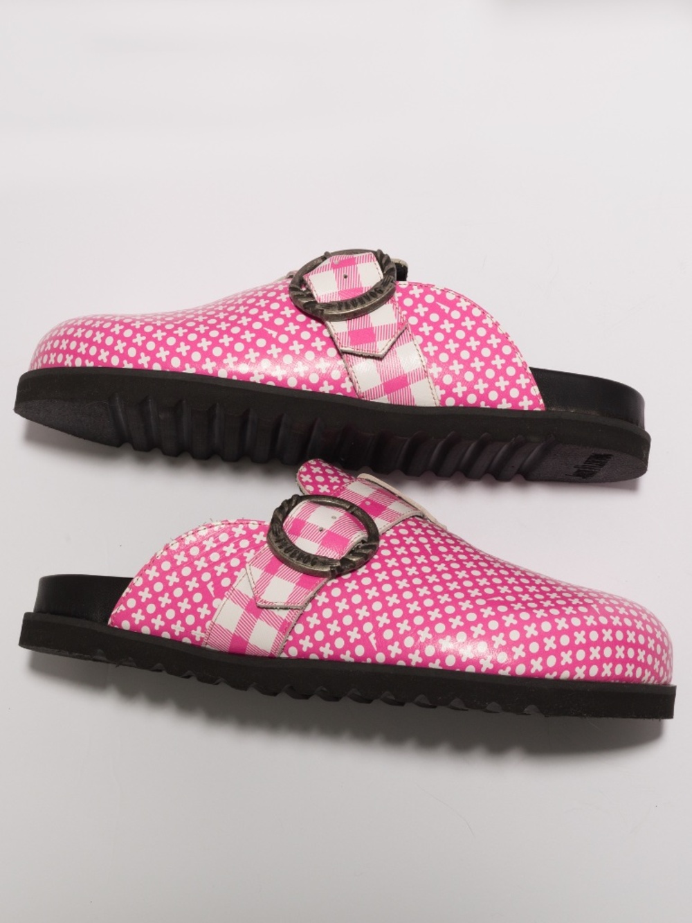 John Fluevog Chillville Bean Bag pink XO buckle clog pink & white pattern 10 - Picture 7 of 12